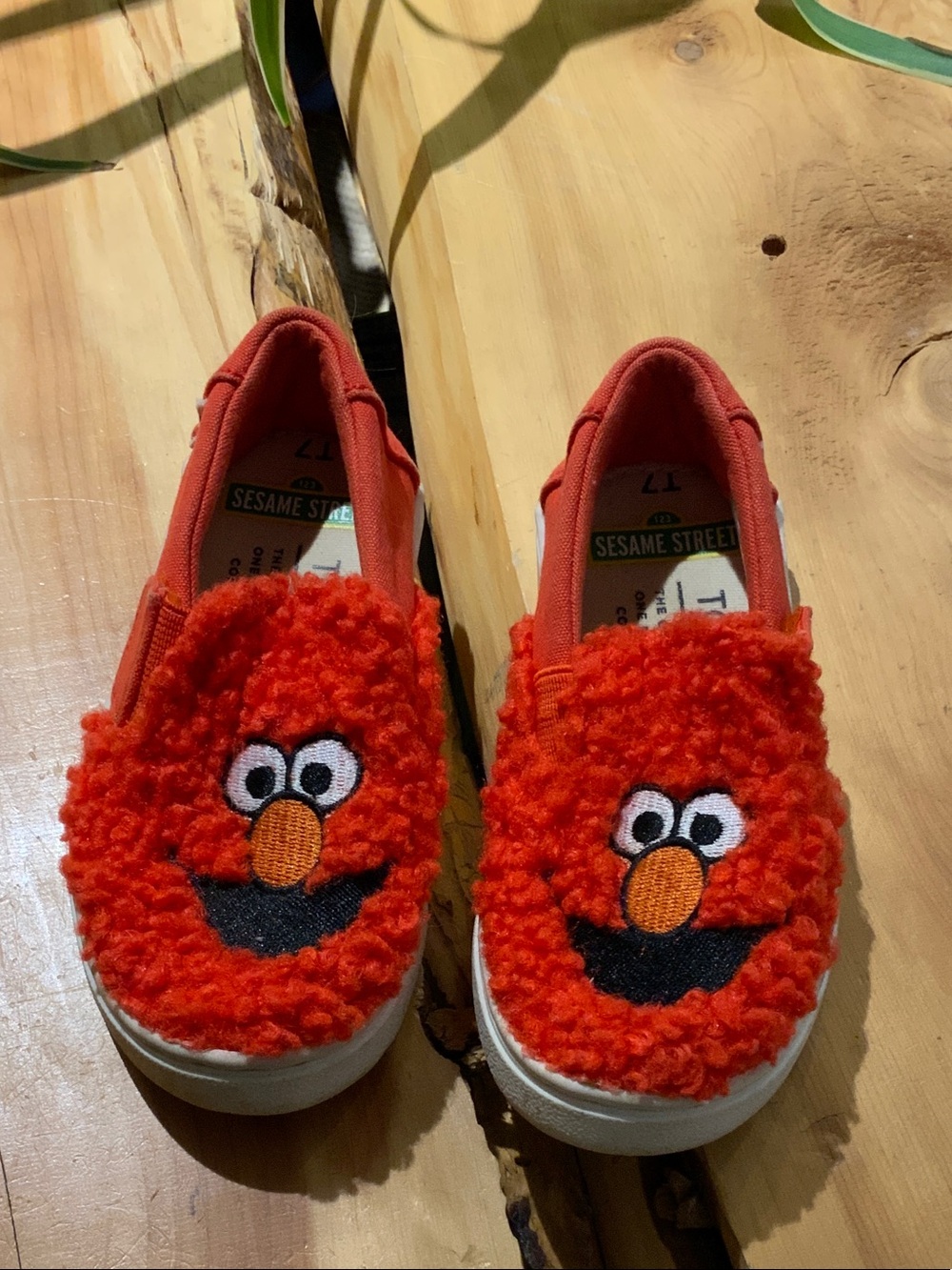 Toddler Elmo Sesame Street Toms Size T7